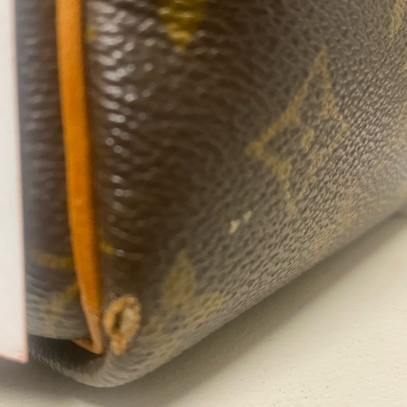 Louis Vuitton Deauville in great condition. Similar to Alma. - Picture 16 of 16